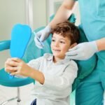 Çocuklarda ön diş travmasının klinik ve radyografik olarak değerlendirildiği çocuk diş hekimliği muayenesi.
